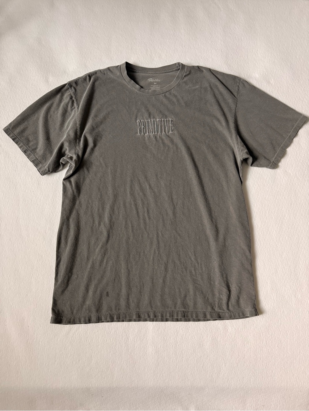 Primitive Skateboarding Gray Embroidered
Logo T-Shirt Men's XL